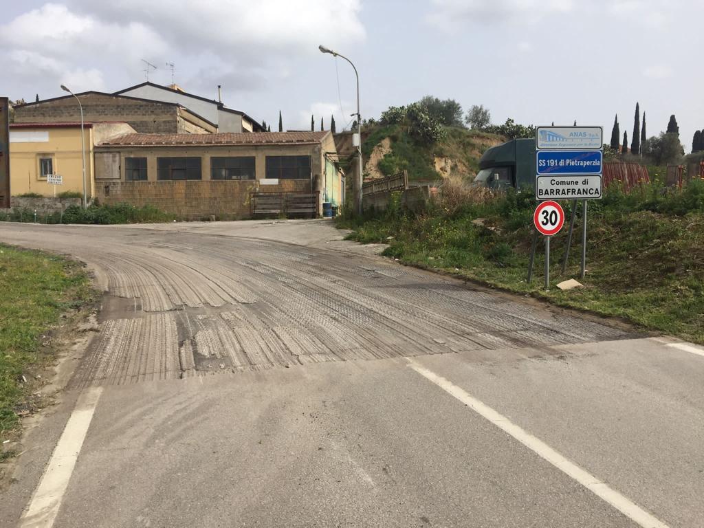 manutenzione strade Barrafranca EN Giro di Sicilia 22