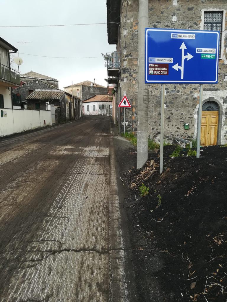 manutenzione strade Fornazzo CT Giro di Sicilia 22